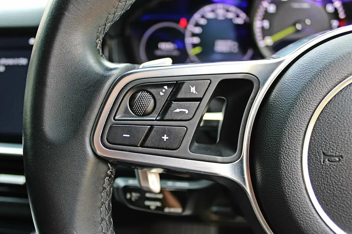 2020-porsche-cayenne-30-v6-e-hybrid-462ps-station-wagon-big-32