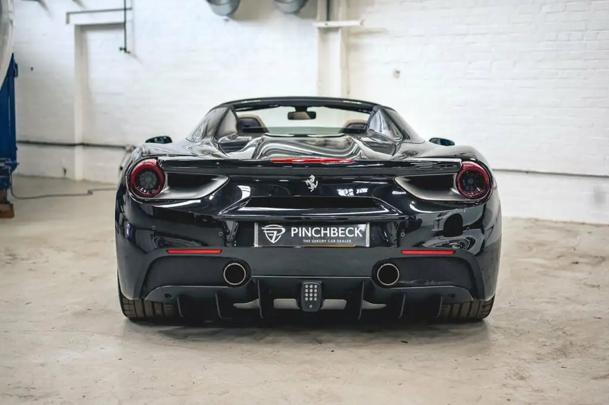 2018-ferrari-488-39-488-spider-big-12