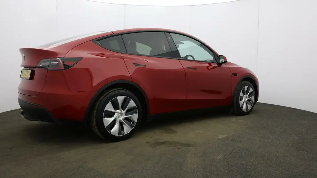 2022-tesla-model-y-e-rwd-big-50