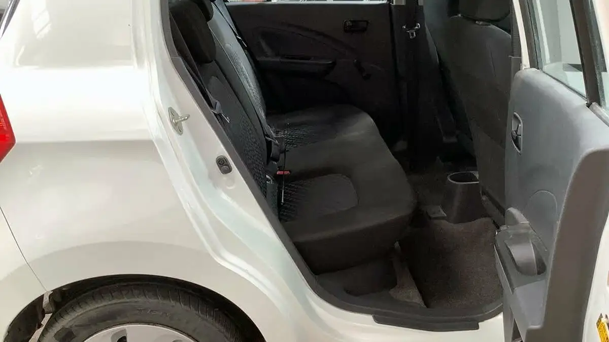 2016-suzuki-celerio-10-sz2-big-6