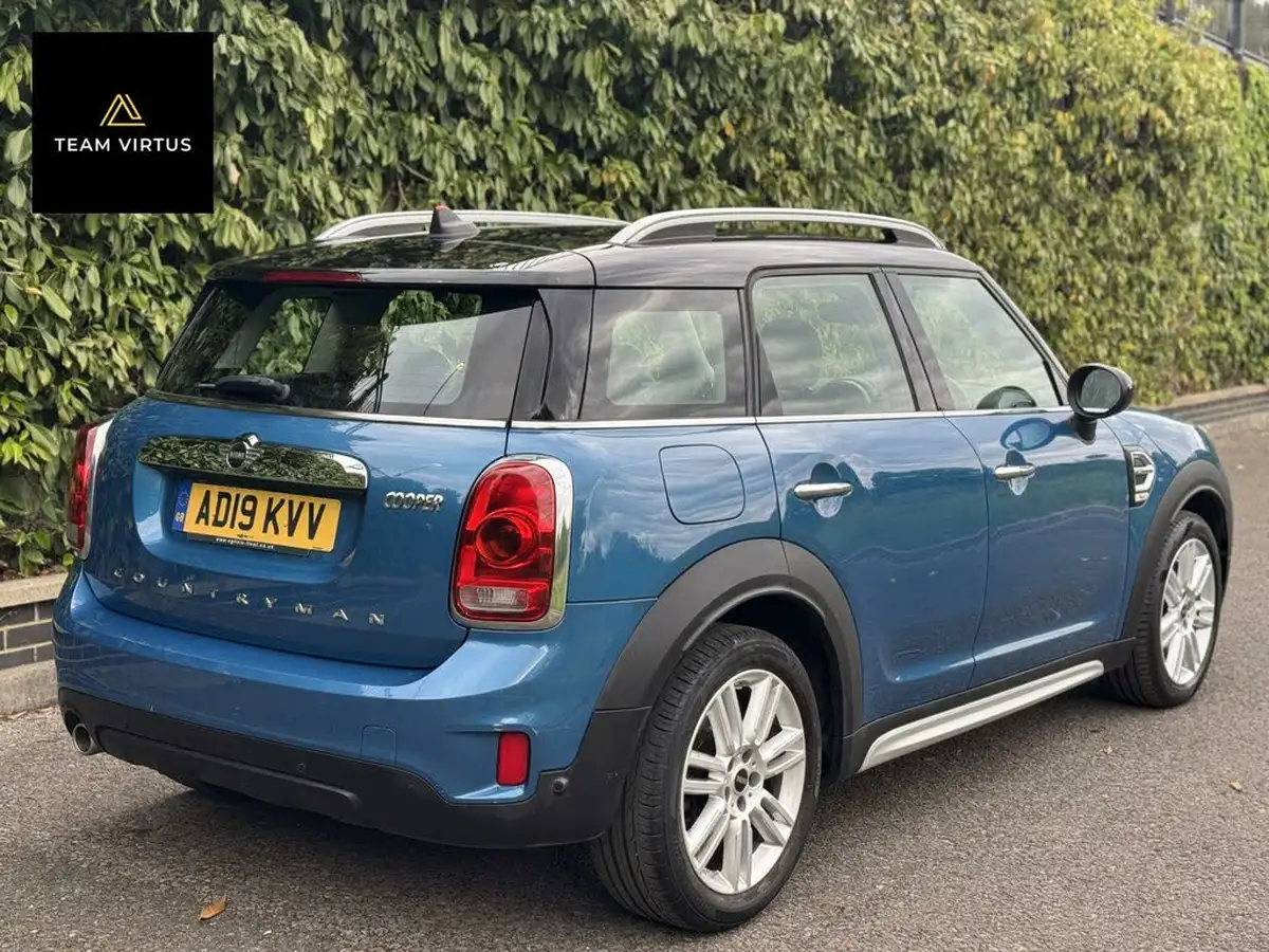 2019-mini-countryman-15-cooper-exclusive-big-9