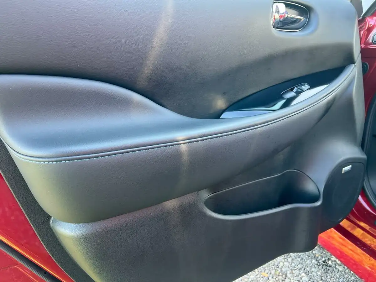2021-nissan-leaf-e-tekna-big-23