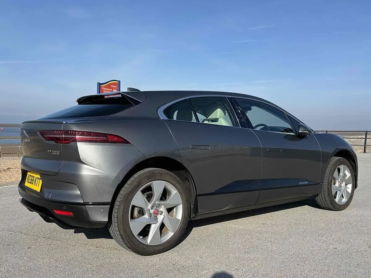 2018-jaguar-i-pace-ev400-se-big-3