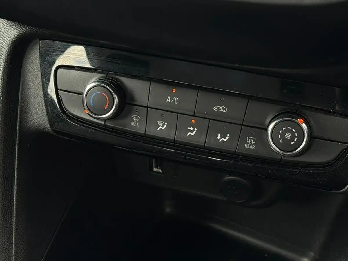 2020-vauxhall-corsa-12i-se-big-15