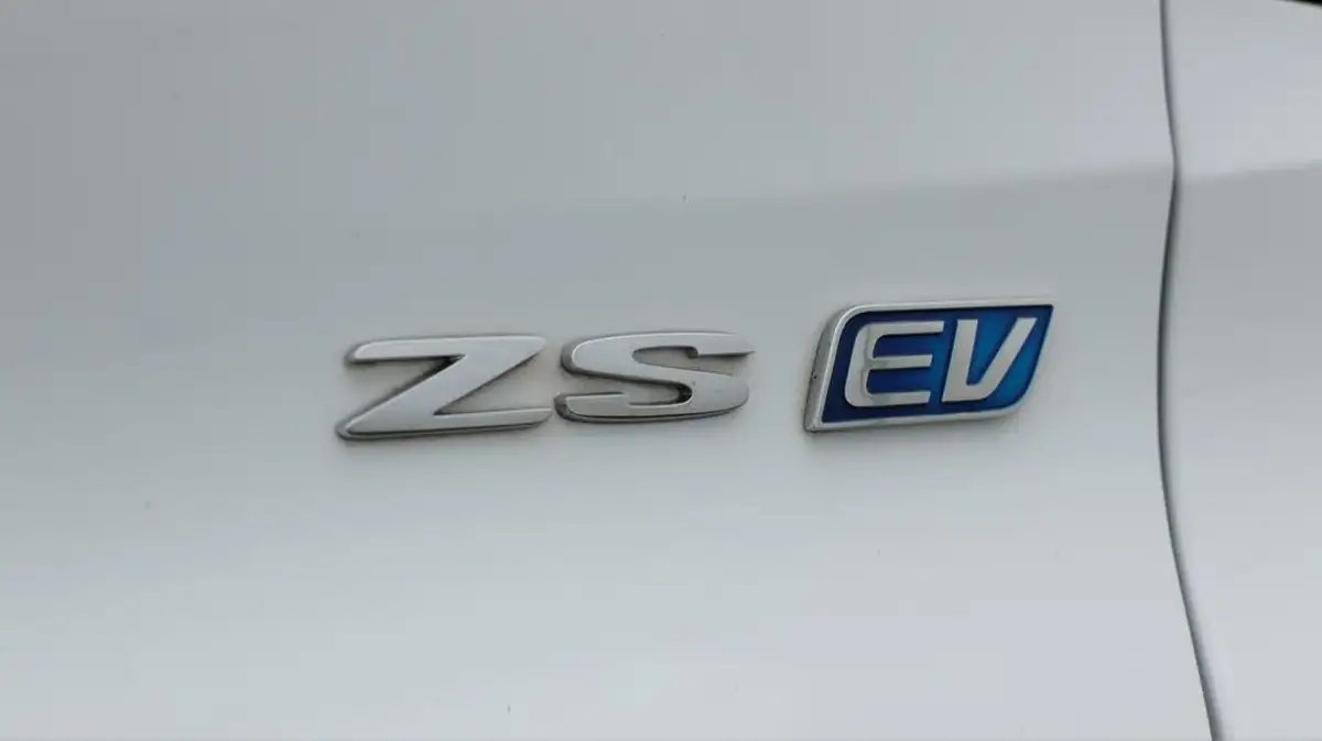 2021-mg-zs-suv-e-exclusive-ev-big-23