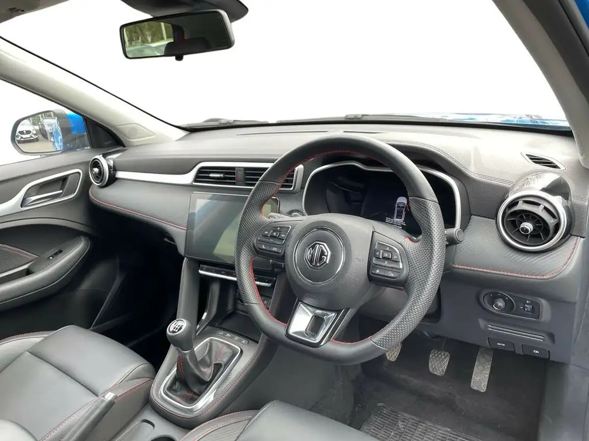 2023-mg-zs-suv-10t-gdi-exclusive-big-14