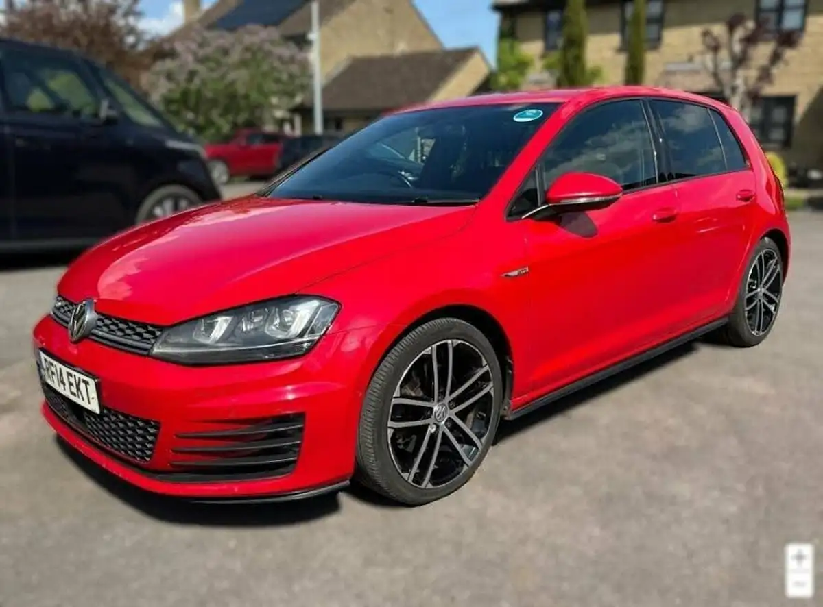 2014-volkswagen-golf-20tdi-gtd-bmt-5d-big-10