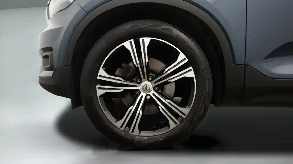 2020-volvo-xc40-20-b4-inscription-pro-big-18