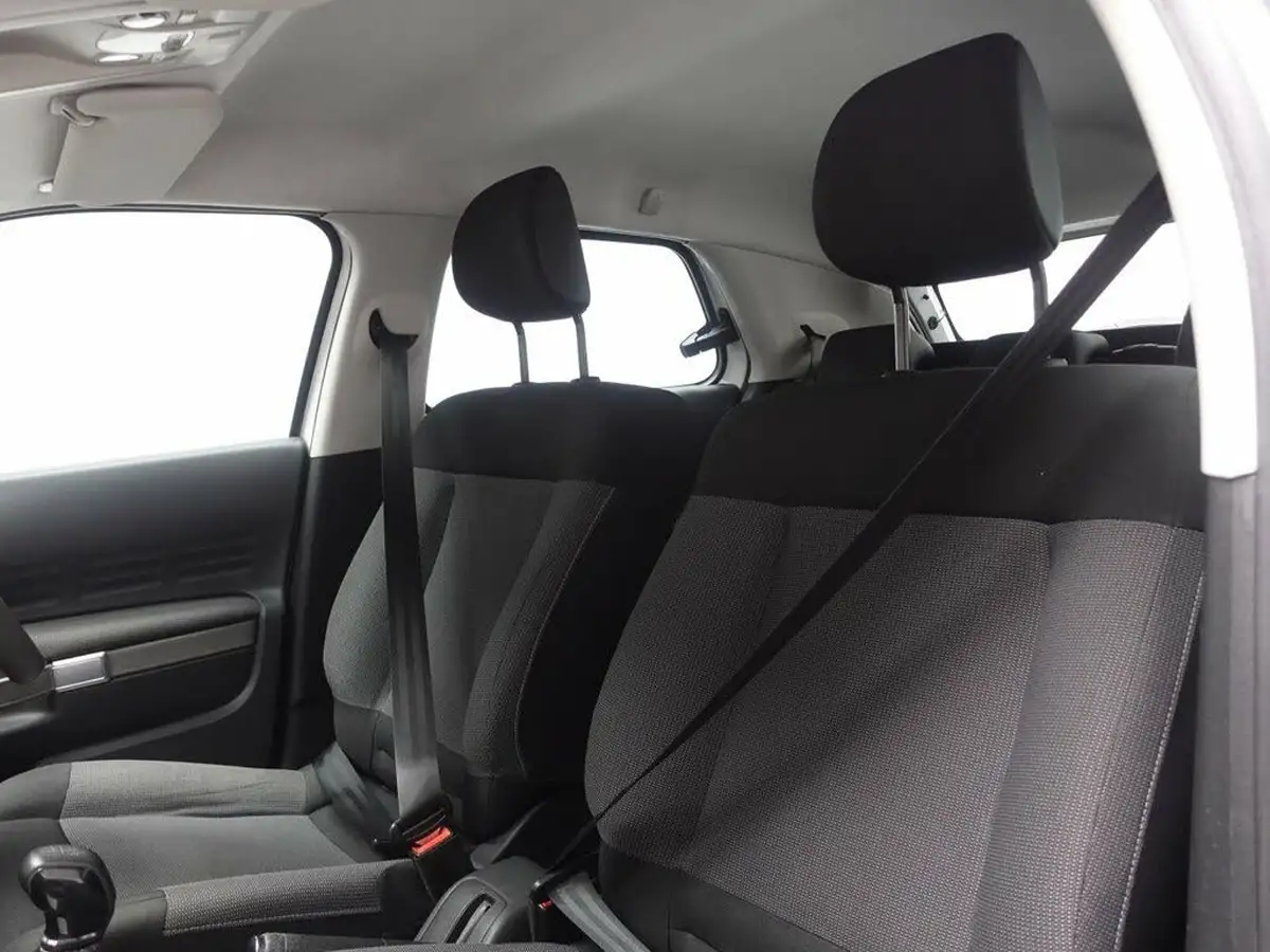 2015-citroen-c4-cactus-16bluehdi-feel-big-16