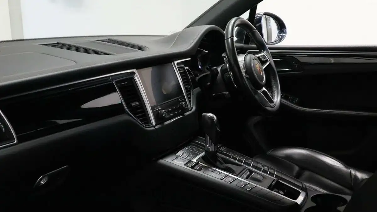 2016-porsche-macan-30td-s-big-3