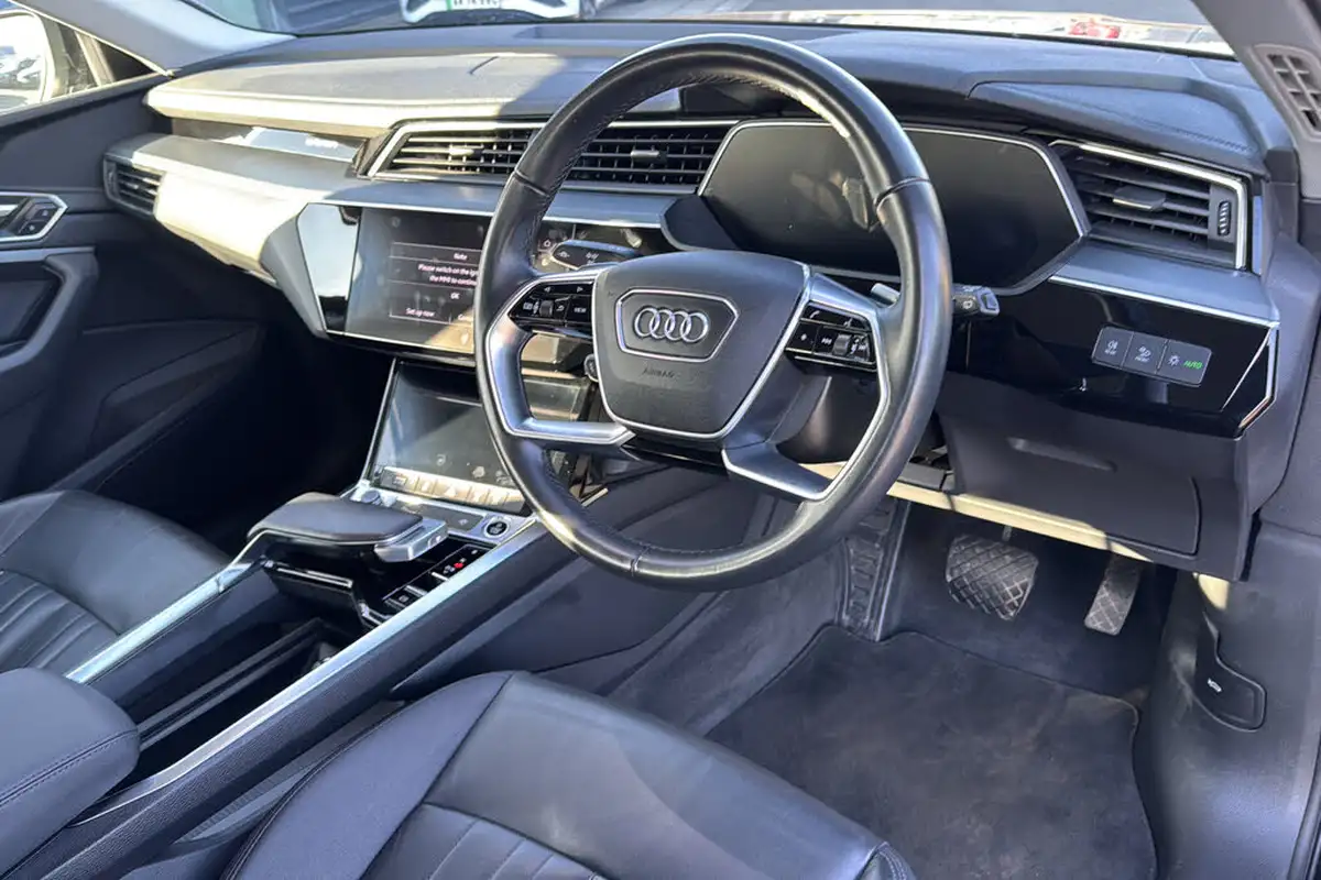 2021-audi-e-tron-55e-technik-station-wagon-big-9