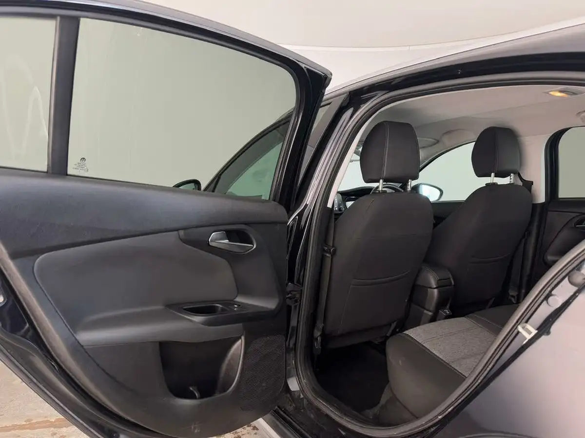 2021-fiat-tipo-10-cross-big-18