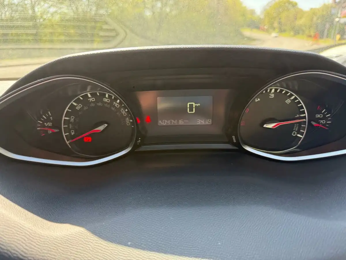 2020-peugeot-308-15-bluehdi-gt-line-big-14