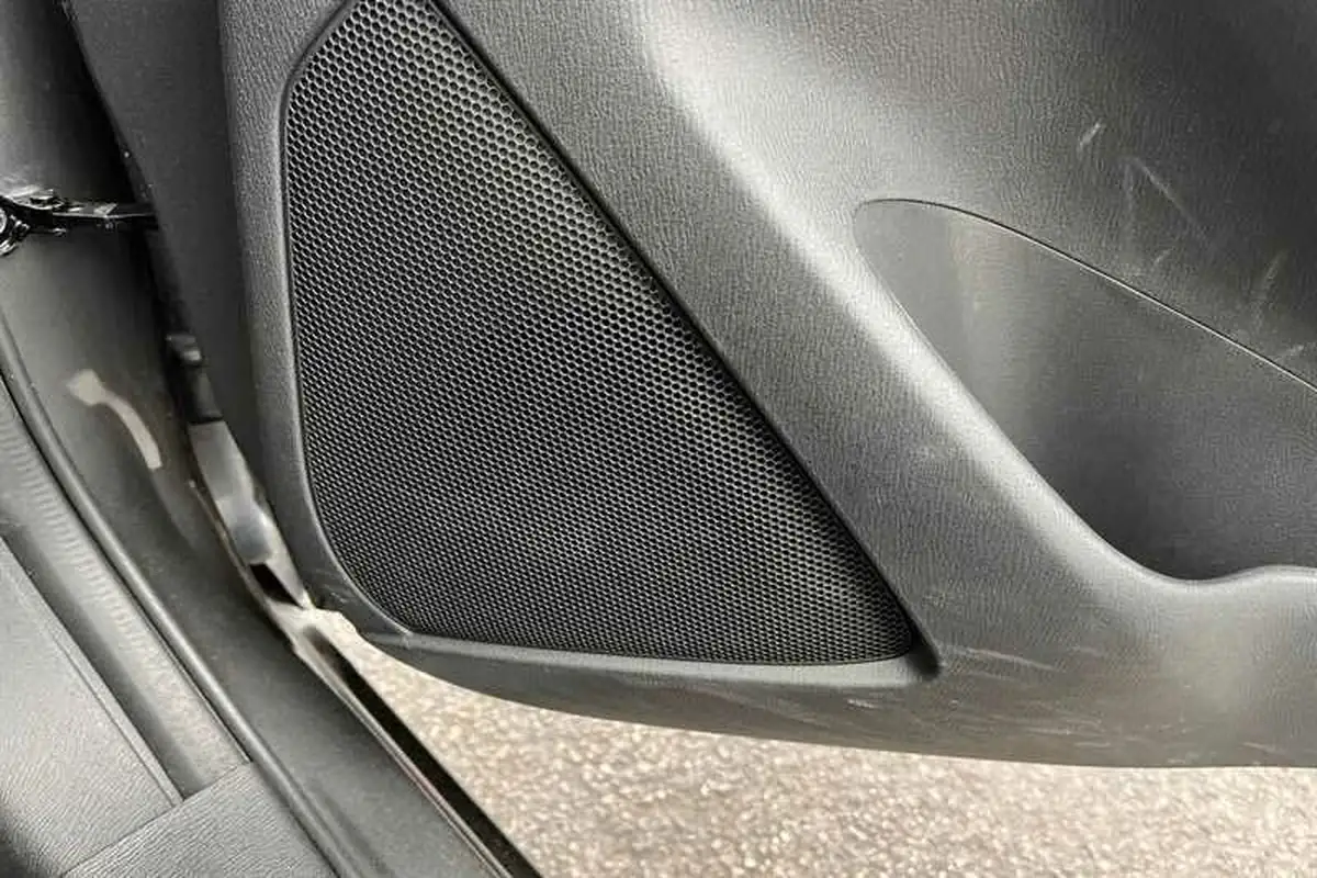 2023-mazda-mazda2-15-e-skyactiv-g-centre-line-big-28