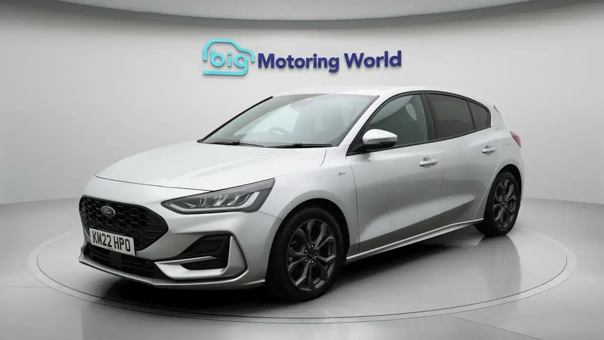 2022-ford-focus-10t-st-line-125ps-hatchback-big-3