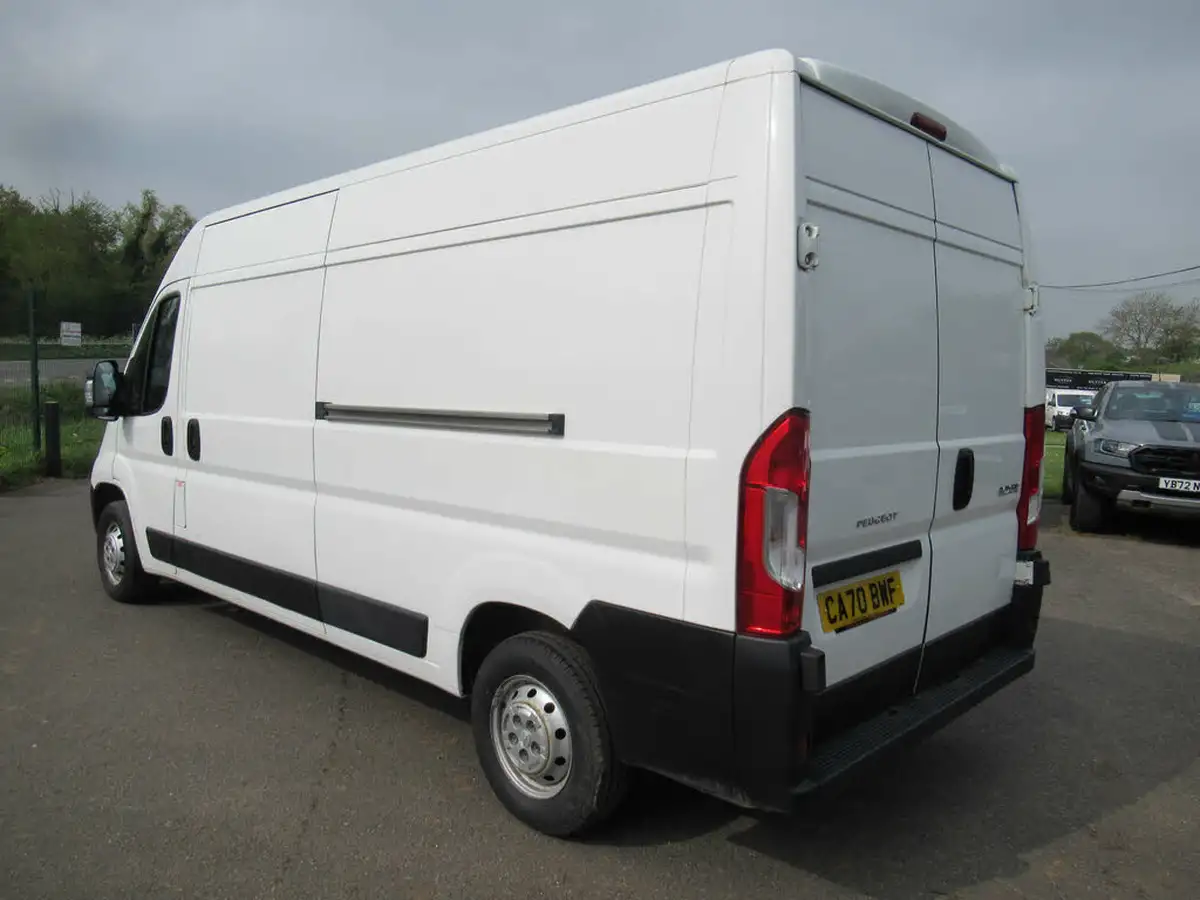 2020-peugeot-boxer-22-bluehdi-professional-335-l3-h2-panel-big-7