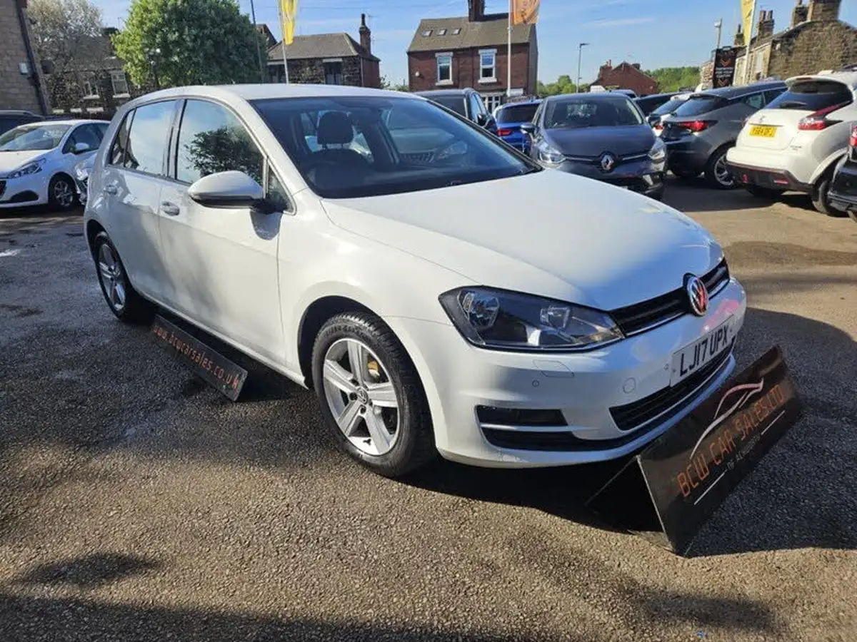2017-volkswagen-golf-16tdi-match-edition-hatchback-5d-big-3