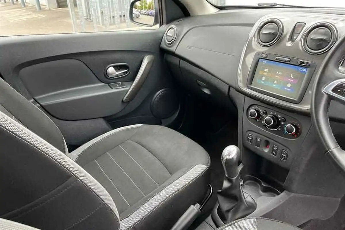 2020-dacia-sandero-stepway-09-tce-comfort-big-13