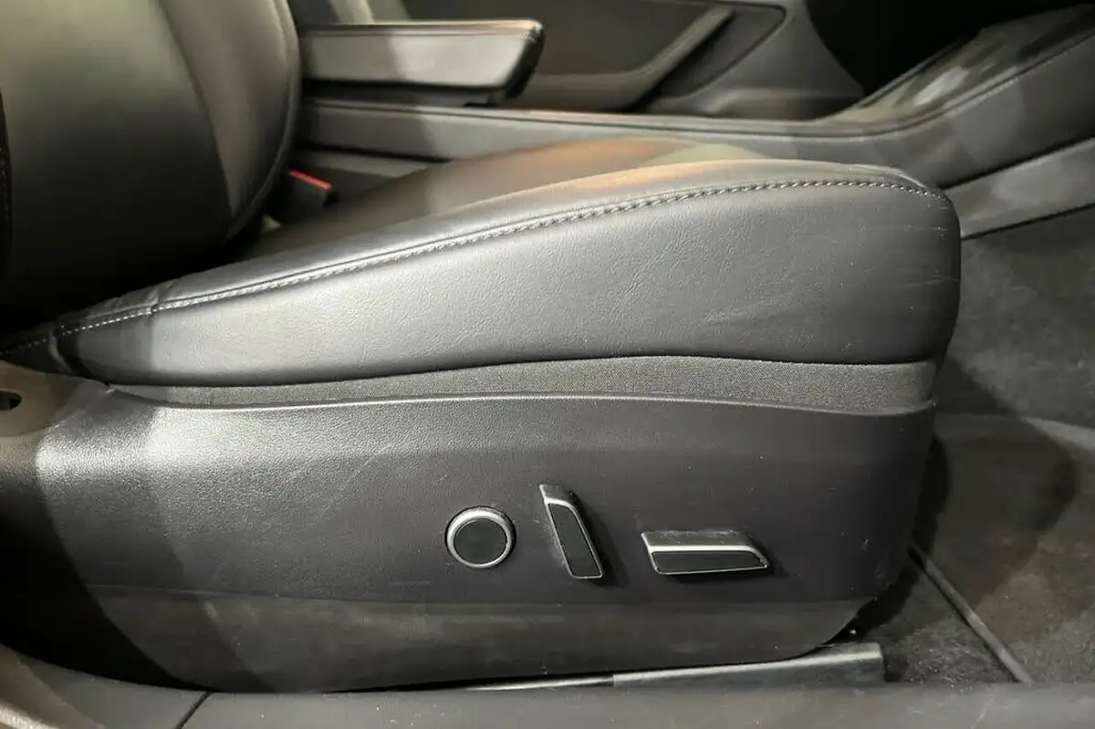 2020-tesla-model-3-e-long-range-big-22
