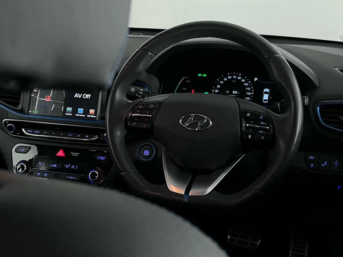 2017-hyundai-ioniq-16-gdi-premium-se-hybrid-big-22
