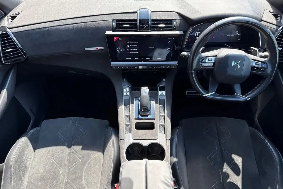 2019-ds-ds-7-crossback-20bluehdi-performance-line-big-30