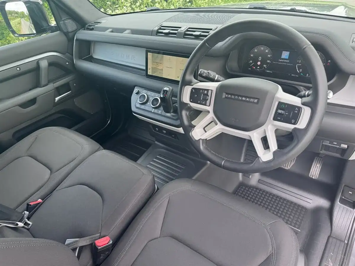 2024-land-rover-90-defender-30-d250-hard-top-standard-90-big-5