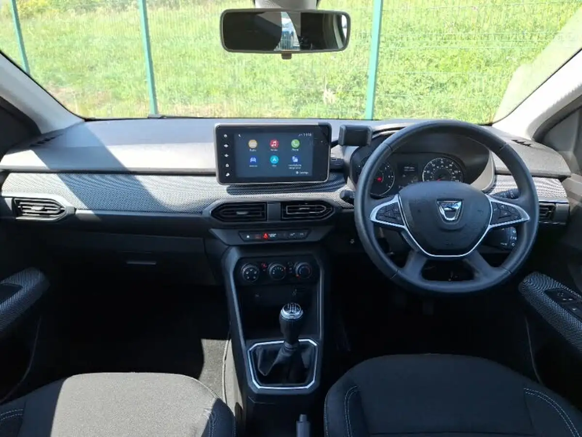 2022-dacia-sandero-10-tce-comfort-90bhp-big-2