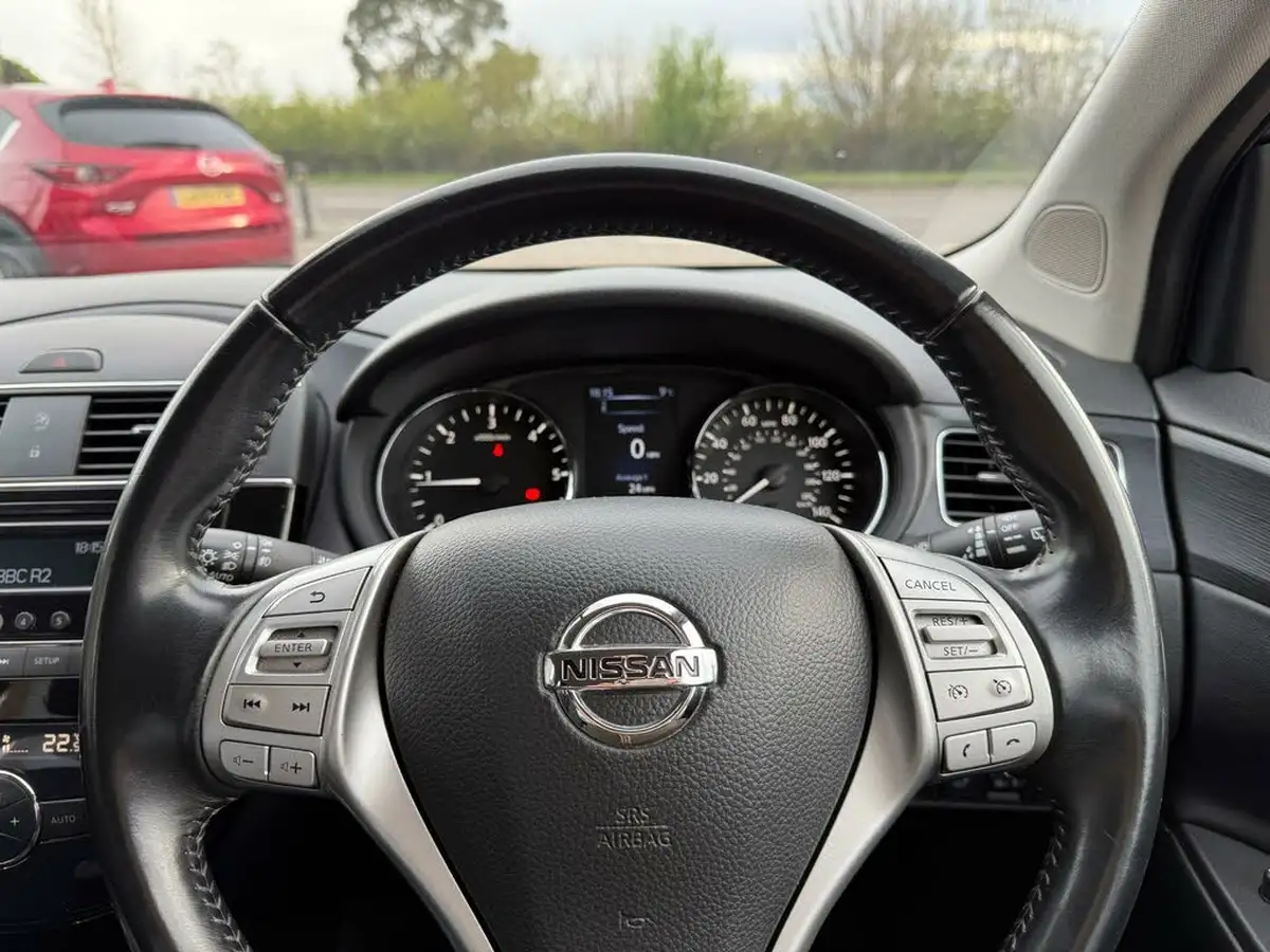 2015-nissan-pulsar-15dci-acenta-big-61