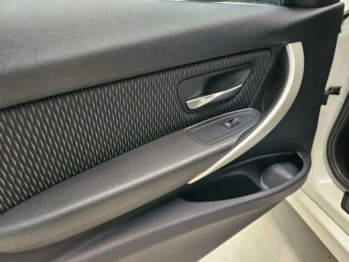 2014-bmw-3-series-20td-318d-se-touring-5d-big-27