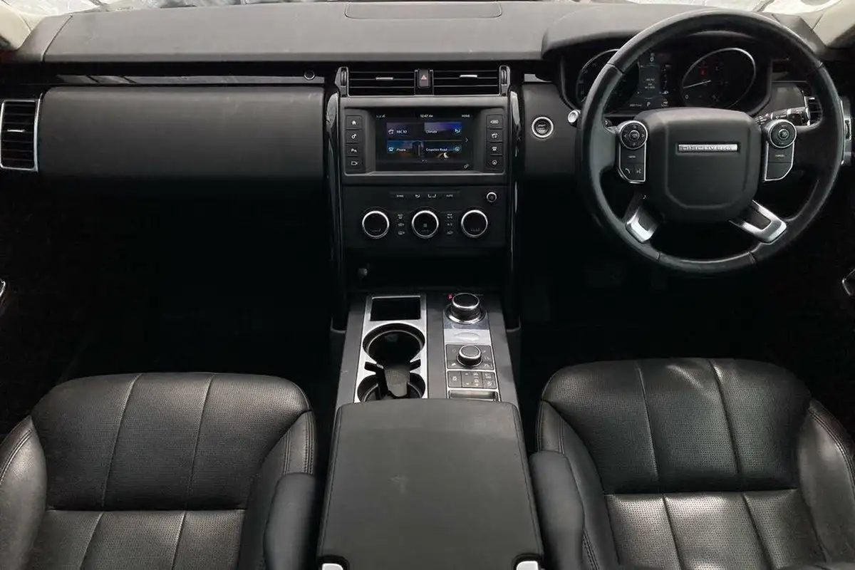 2017-land-rover-discovery-30td6-se-259ps-awd-station-wagon-5d-auto-big-12