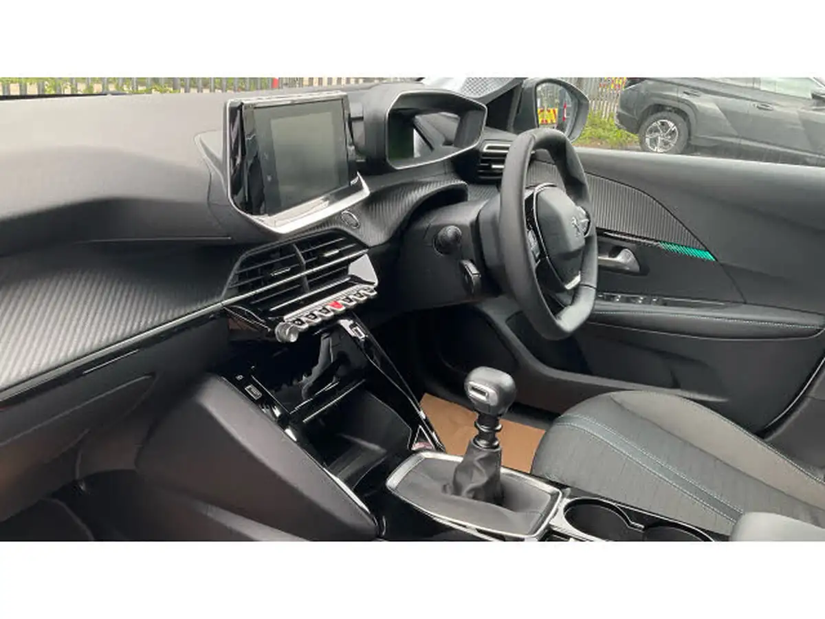 2023-peugeot-208-12-puretech-allure-premium-100ps-big-8