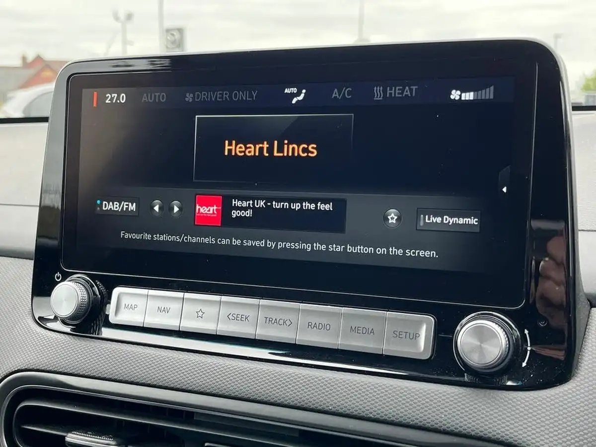 2022-hyundai-kona-e-premium-204ps-64kwh-7kw-obc-big-10