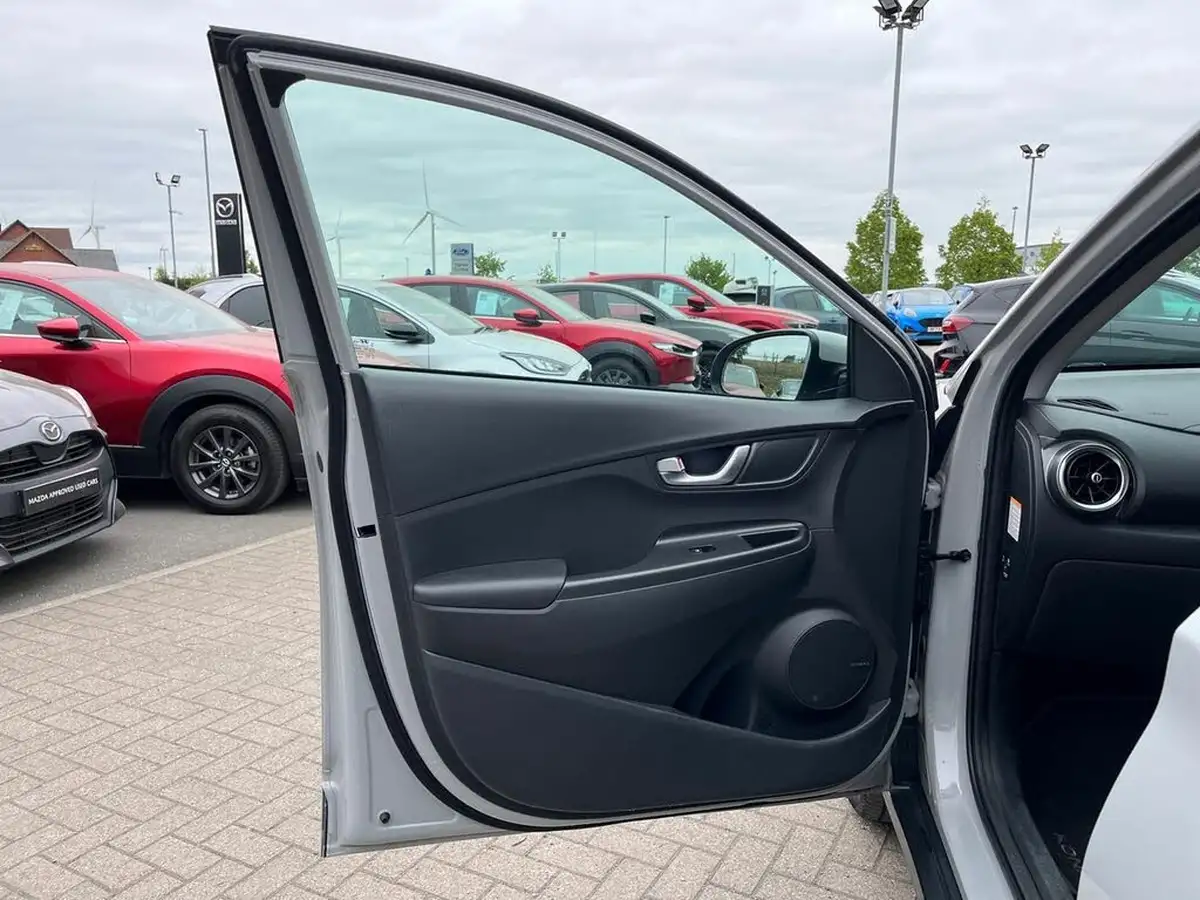 2022-hyundai-kona-e-premium-204ps-64kwh-7kw-obc-big-34