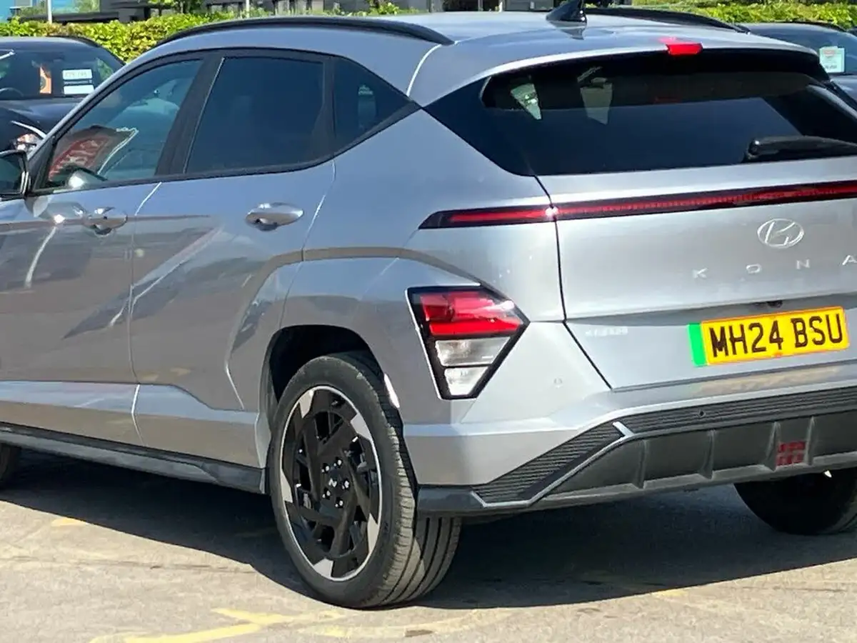 2024-hyundai-kona-e-n-line-big-32