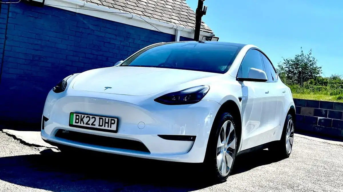2022-tesla-model-y-e-long-range-big-29