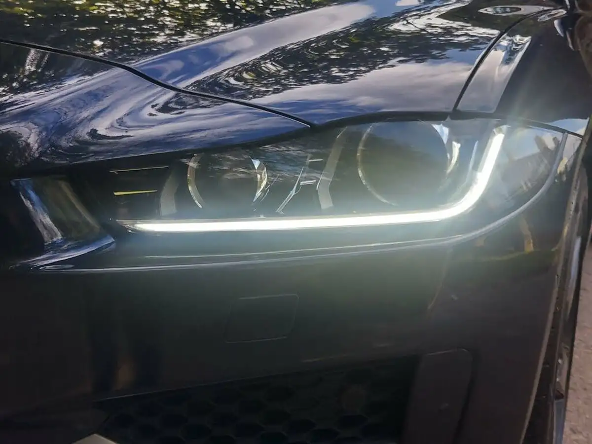 2017-jaguar-xe-20d-r-sport-180ps-awd-1999cc-auto-big-10