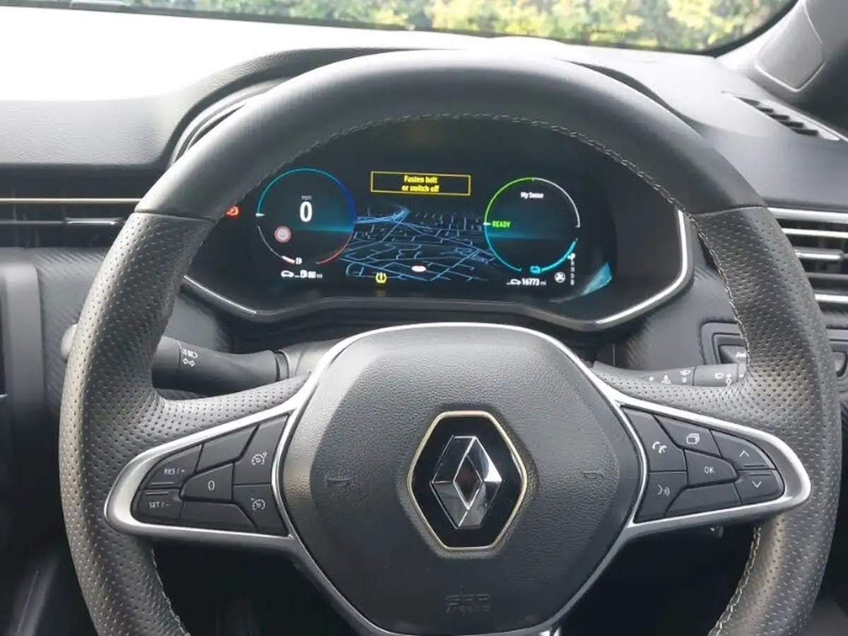 2023-renault-clio-16-engineered-big-9
