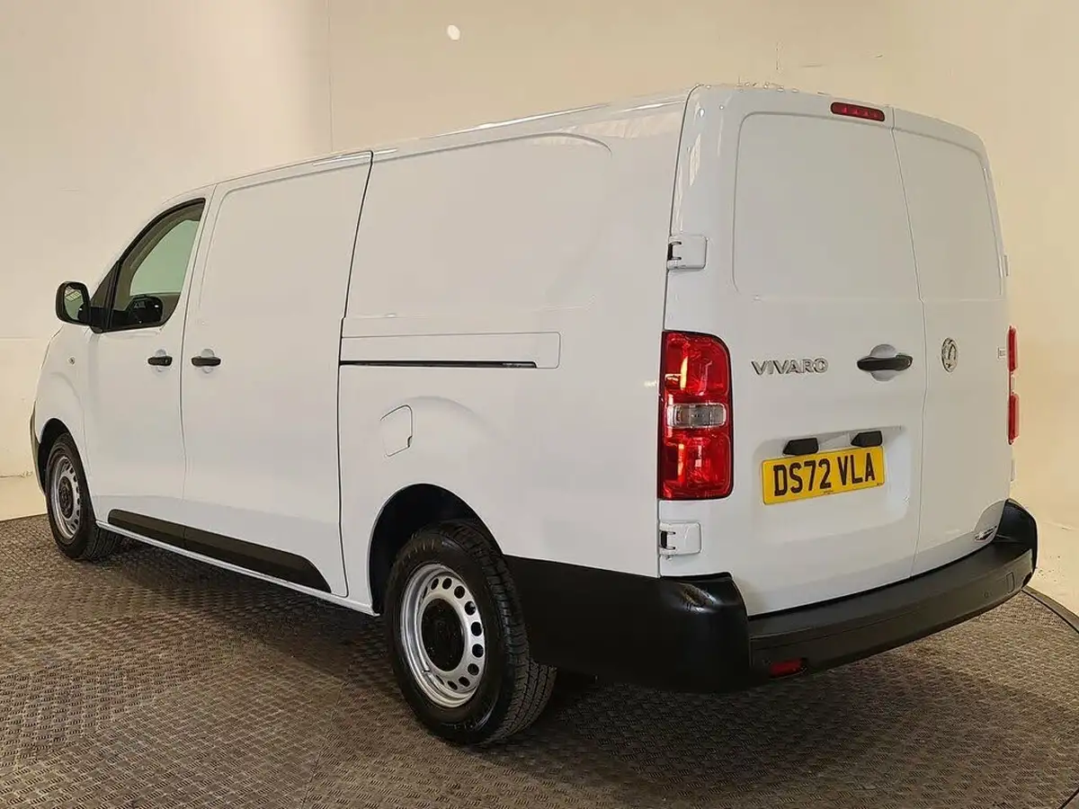 2022-vauxhall-vivaro-15td-2900-l2h1-dynamic-big-2