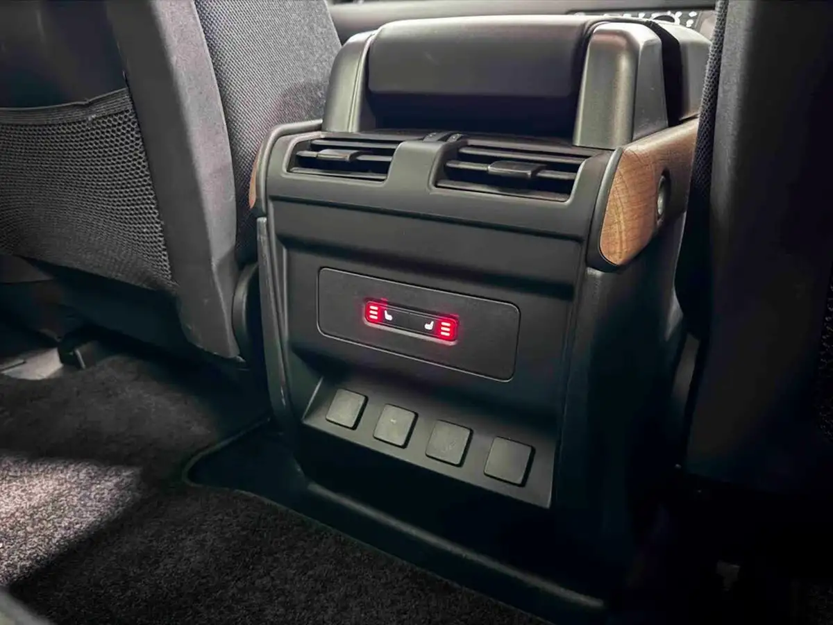 2023-land-rover-90-defender-30-d300-x-big-41