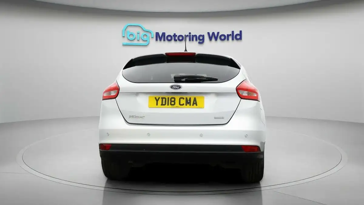 2018-ford-focus-10t-zetec-edition-125ps-hatchback-auto-big-5