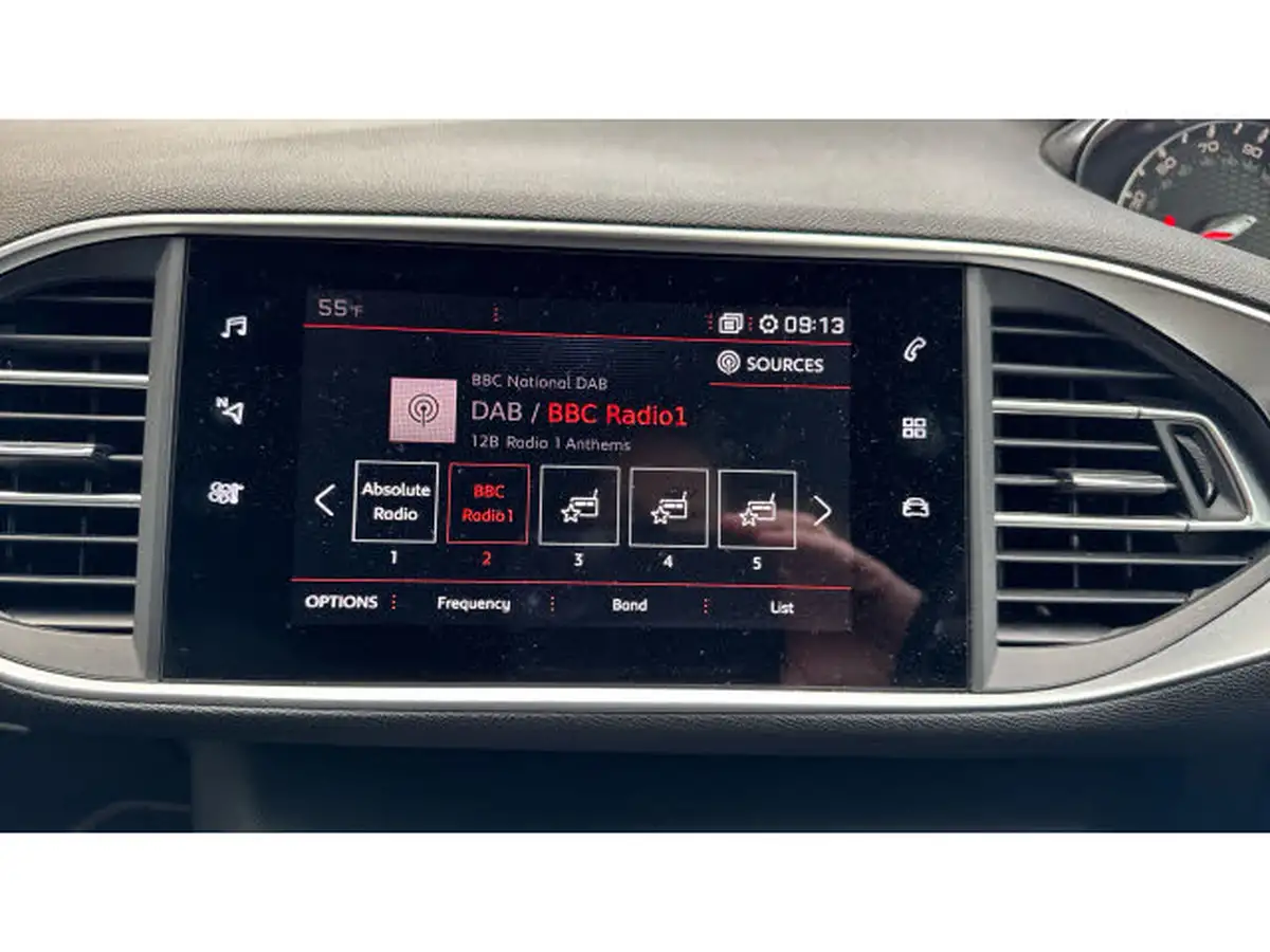 2021-peugeot-308-12-puretech-gt-premium-digital-i-cockpit-big-23