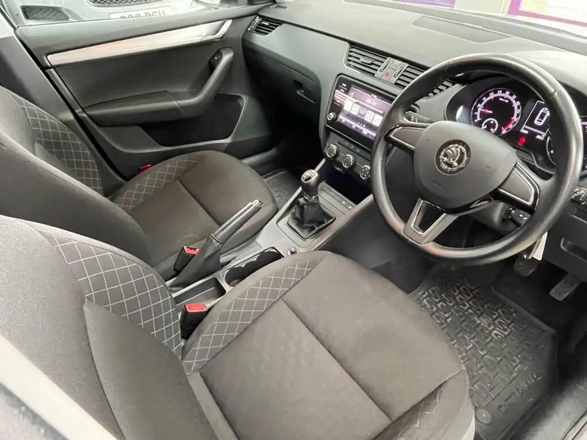 2019-skoda-octavia-10-tsi-s-estate-big-18