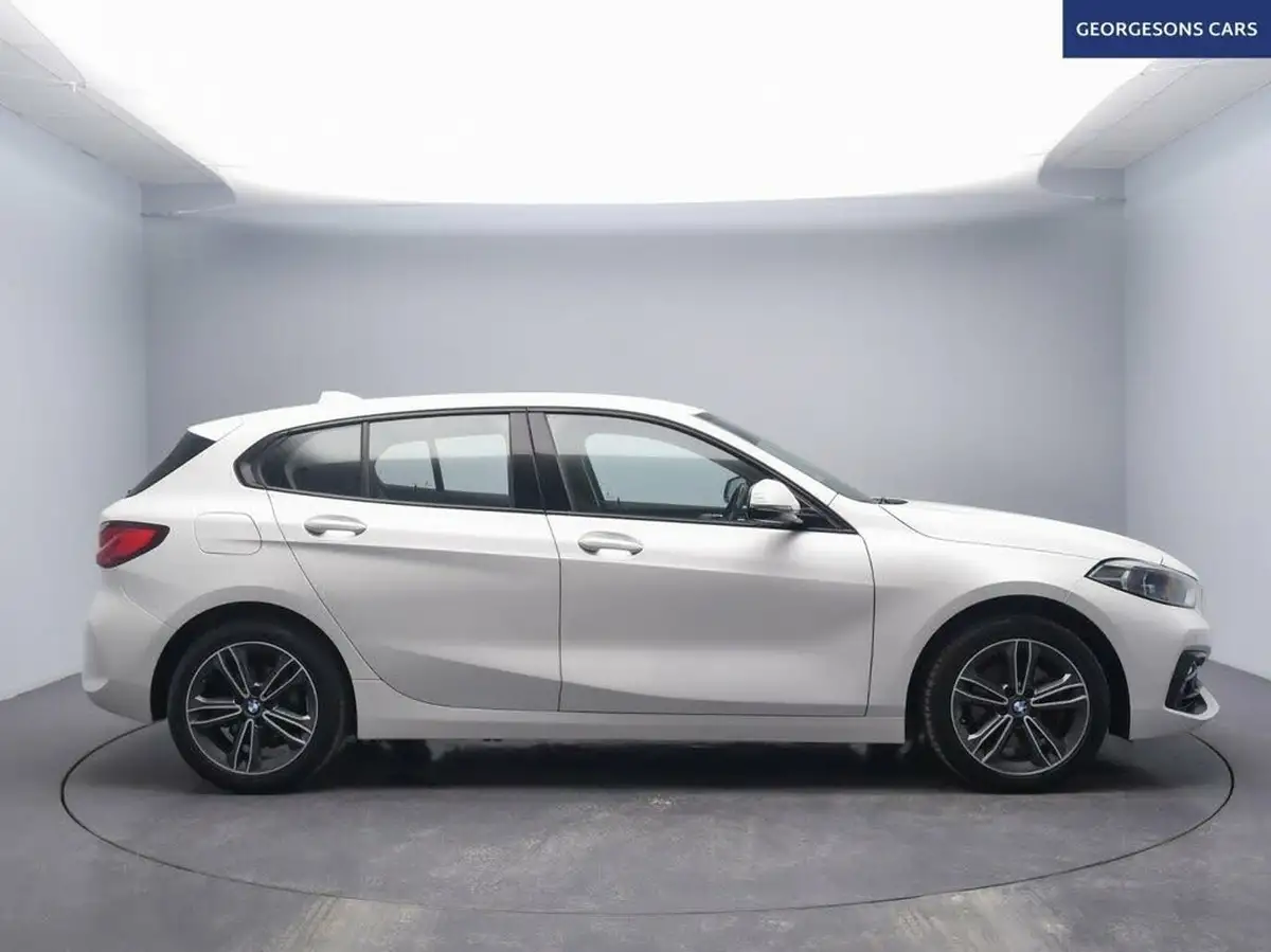 2022-bmw-1-series-15td-116d-sport-big-2