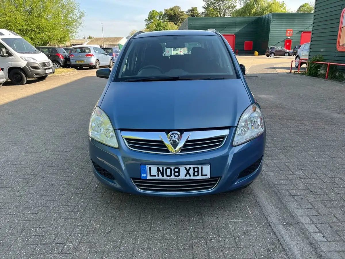 2008-vauxhall-zafira-22-exclusiv-direct-auto-big-1