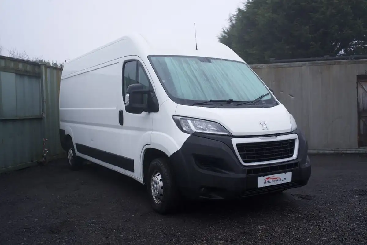 2019-peugeot-boxer-22-bluehdi-professional-335-l3-h2-panel-big-0