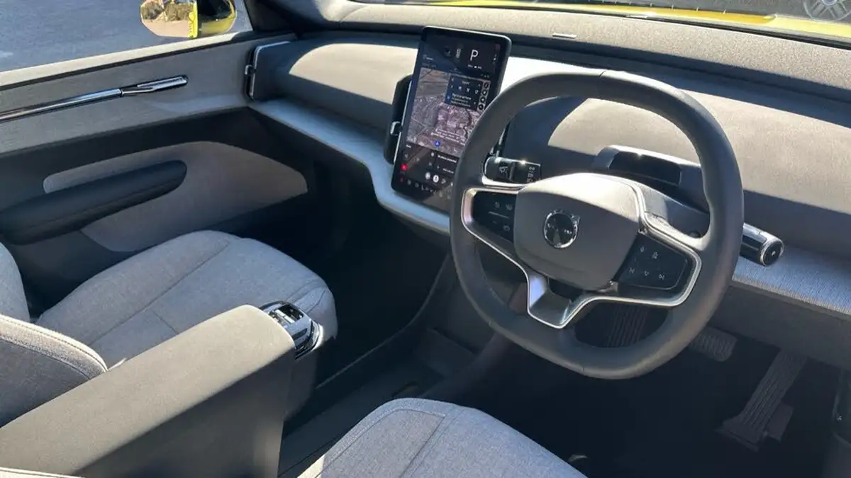 2024-volvo-ex30-e-twin-ultra-big-4