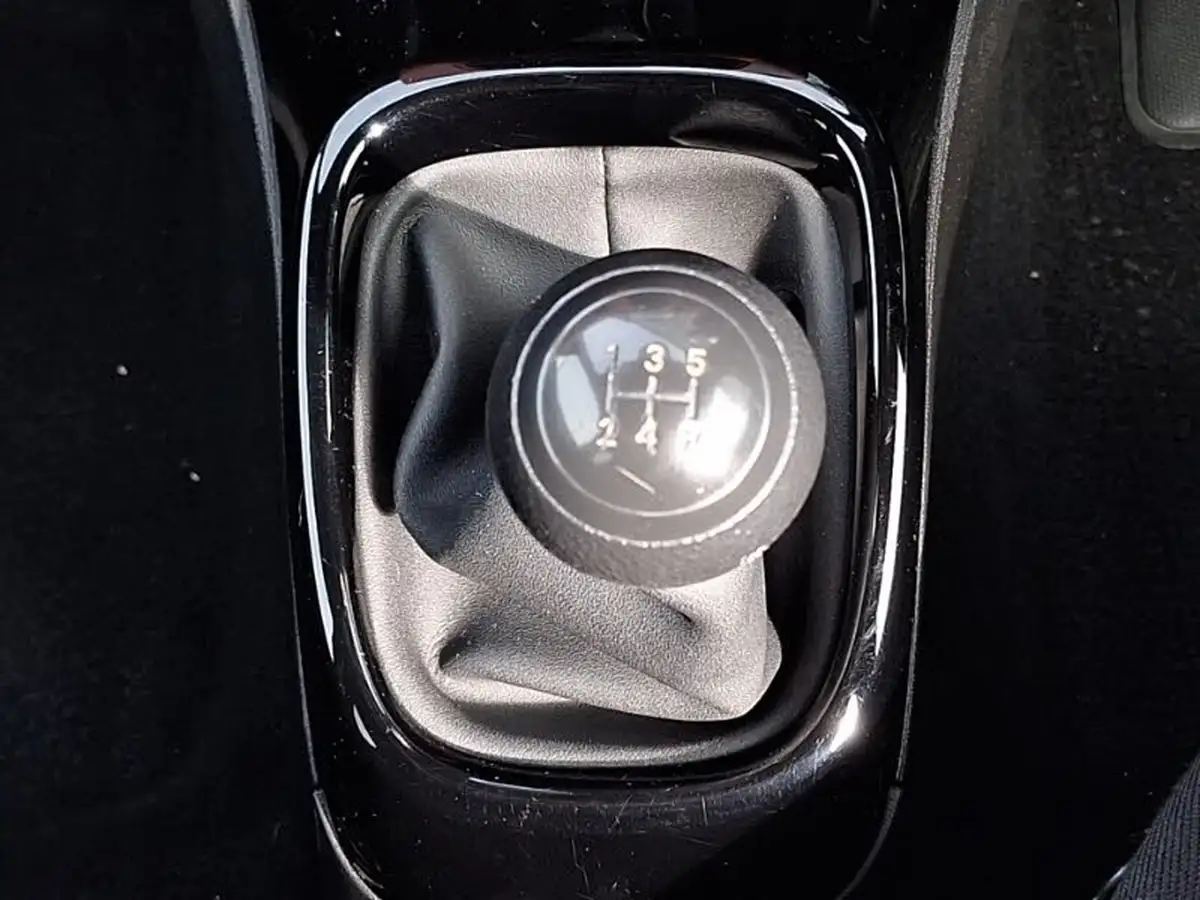 2019-citroen-c1-10-vti-airscape-urban-ride-big-9