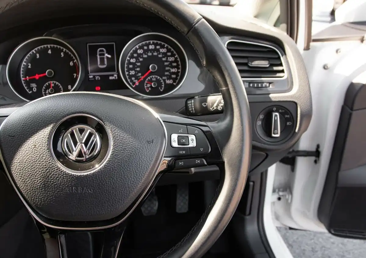 2020-volkswagen-golf-15-tsi-match-edition-150ps-hatchback-big-17