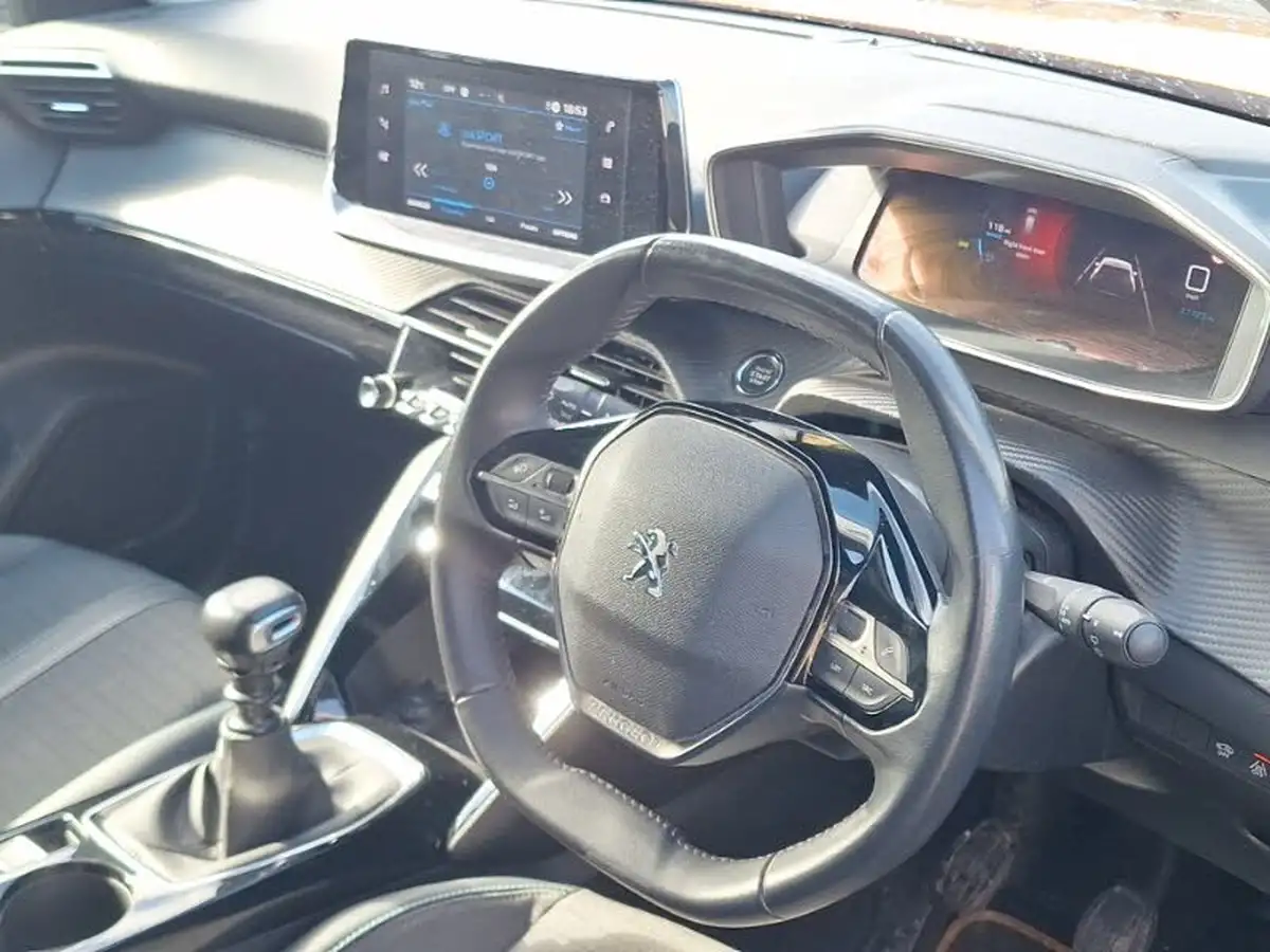 2022-peugeot-2008-suv-12-puretech-allure-premium-100bhp-big-12