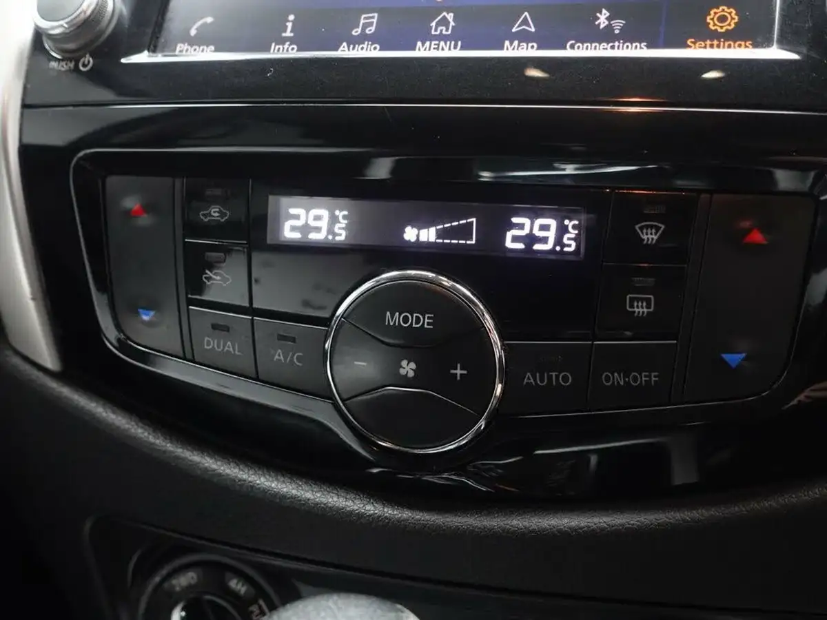 2021-nissan-navara-23dci-tt-tekna-8-navileather-auto-big-25